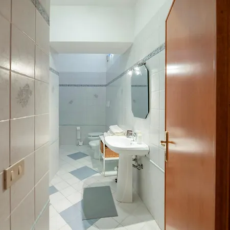 Guarnacci Apartment *